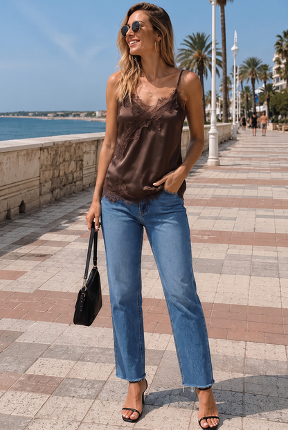 Top Alma - Elegancia Satinada con Encaje